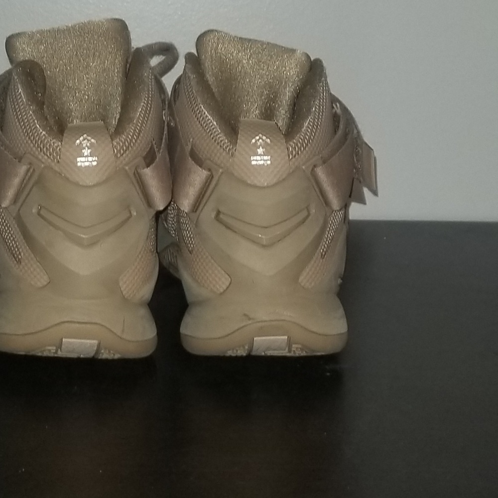 Lebron Soilder 9 - Picture 3 of 8